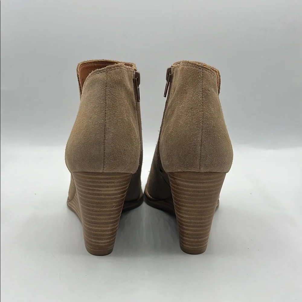 NEW Lucky Brand‎ Sz 9 1/2 Yimmie Suede Tan Wedge Ankle Boot